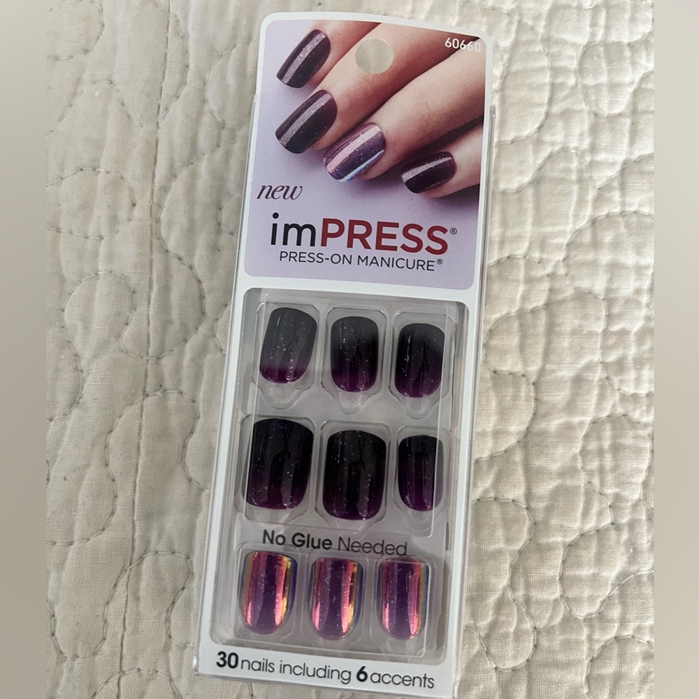 Press on nails